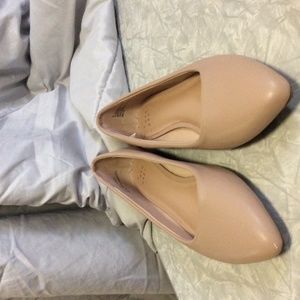 Beige/nude flats